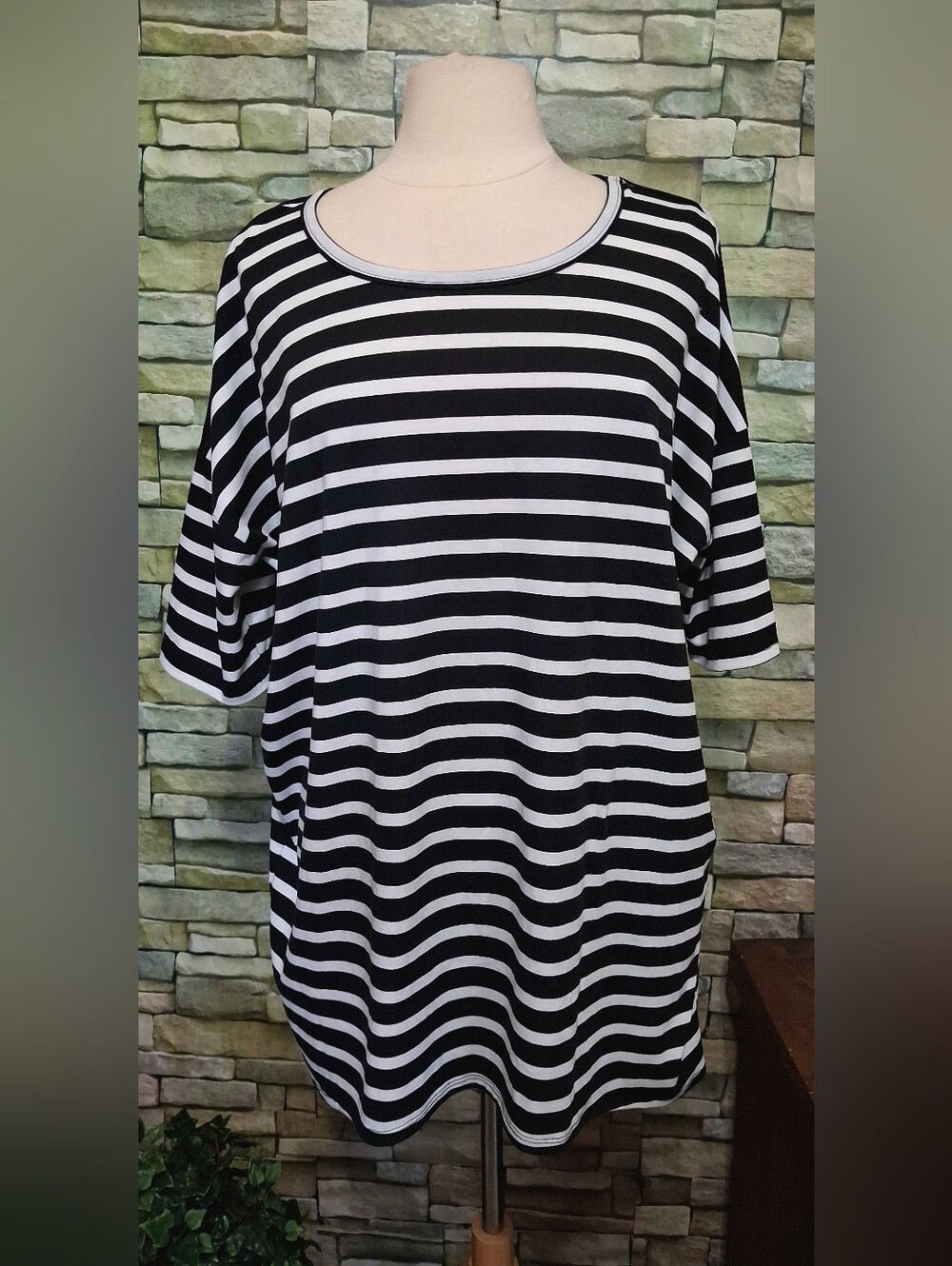 LuLaRoe Irma Black White Striped Scoop Neck Short Sleeve Top